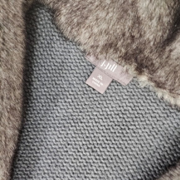 J JILL gray cotton blend  Sweater Vest with Faux Fur Collar - Picture 3 of 9